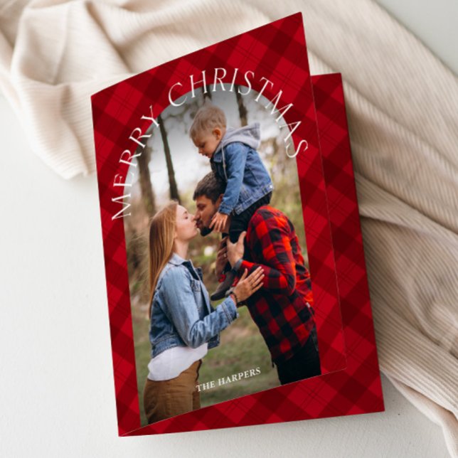 Navidad Foto Arco Cuadros Rojo Rústico  (Modern red plaid arch photo rustic Christmas Holiday Card.)