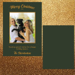 Navidad Foto de la tarjeta plana de oro verde oscu<br><div class="desc">Captura la magia de la temporada navideña con esta preciosa tarjeta de Navidades planos personalizada que incluye tu foto familiar favorita con un marco dorado sobre un fondo verde oscuro del bosque. Todo el texto es oro profundo. Los ricos verdes del bosque y los tonos dorados crean un ambiente cálido...</div>