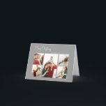 Navidad moderna | Pliegue de cinco fotos con letra<br><div class="desc">Esta Navidad moderna | pliegue de cinco fotos con letra script plateada es perfecta para tu saludo de vacaciones minimalista, shabby chic boho, plateada y blanca. La caligrafía minimalista caprichosa y manuscrita es delicada y rústica, a la vez que clásica y elegante. Encontrarás que todo sobre este producto es editable,...</div>