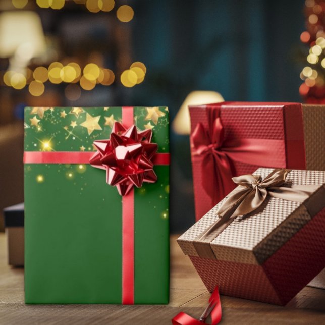 Navidades brillantes estrellas doradas Papel envue (christmas green shiny stars Christmas wrapping paper is a great way to show your holiday spirit)