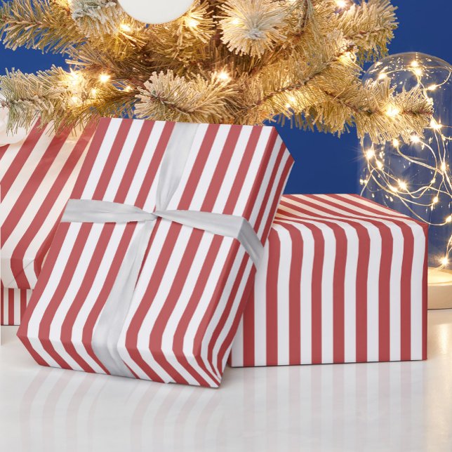 Navidades de banda roja clásicos envolviendo papel (Subido por el creador)