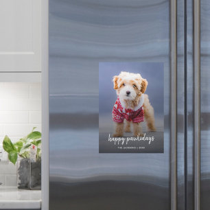 Navidades de perro con una tarjeta magnética feliz