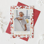 Navidades de Winterberry Rojo de color de agua fot<br><div class="desc">Feliz Navidad! Comparta saludos cálidos de vacaciones con su familia y amigos usando esta tarjeta de Navidades de personalizable. Presenta un patrón botánico acuático de mora roja. Puede personalizar esta tarjeta de Navidades de Relieve metalizado dorado añadiendo sus detalles. Esta tarjeta de Navidades fotográficos está disponible en una variedad de...</div>