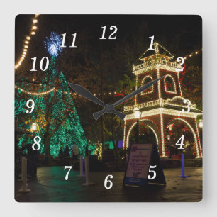 Navidades En El Reloj De Pared De La Ciudad Del Dó