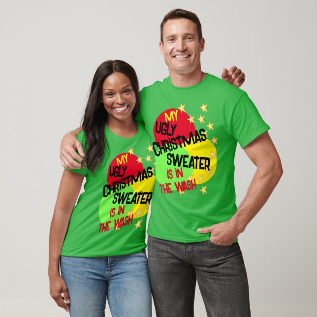Navidades feos sudan una graciosa camiseta (Unisexo)