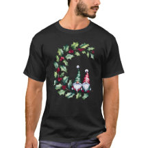 Navidades Gnomes On Holly Berry Twig camiseta