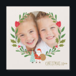 Navidades Holly Wreath Photo<br><div class="desc">Parte delantera con corona y santa linda - parte trasera con diseño de patrones de navidades Cute en la parte trasera con símbolos de la naturaleza dibujados a mano hombres de nieve,  renos,  holly,  nieve, </div>