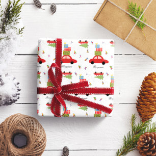 Navidades manejando papel de envolvimiento en casa