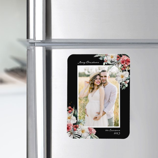 Navidades negros elegante imán fotográfico (Elegant Black Holiday Card Magnet with Photo and Watercolor Botanical Floral Berries)