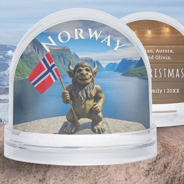 Navidades personalizados de Noruega Fjord Troll (A personalized Christmas snow globe featuring a troll with Norwegian flag at a fjord)