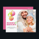 Navidades postales postales fotos modernas de mora<br><div class="desc">Las postales de estos Navidades magenta únicos cuentan con adornos acuáticos de vacaciones en tonos rosa, verde y rojo. Las palabras "Merry & Bright" están dispuestas en un típico serif tradicional en un color de cortesía sobre un simple fondo blanco. Personalizar con su redacción y familia, parejas o foto mascota...</div>