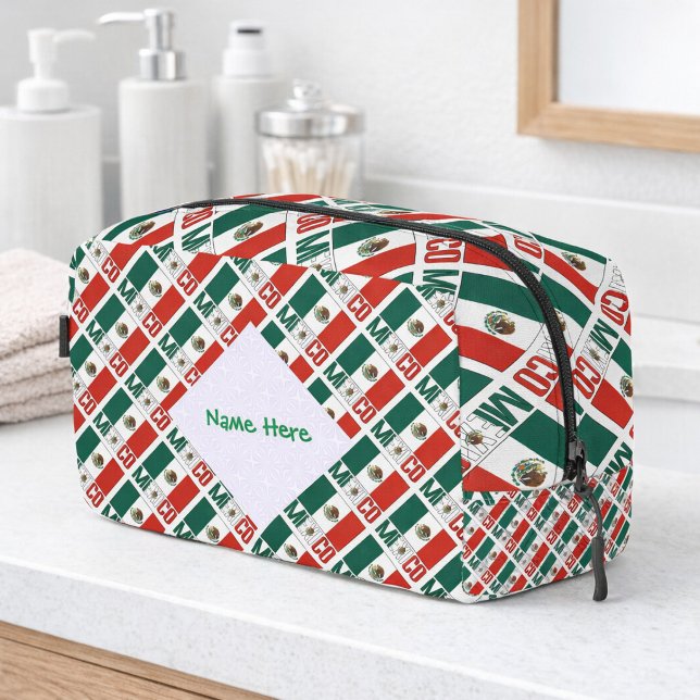 Neceser Bandera de México Personalizada Tiled Viaje (Personalized dopp kit has tiled Mexican Flag and MEXICO. White fractal for name in green text.)