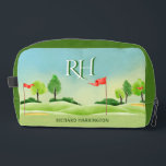 Neceser Campo de Golf Tema Verdes Monograma Nombre<br><div class="desc">Este divertido kit de dopp es para la persona que inmediatamente se le viene a la mente a quien le encanta jugar al golf. Personalizado con su monograma / iniciales y nombre. si necesita ayuda de diseño o una solicitud especial, simplemente envíenos una charla y haremos que sea posible para...</div>