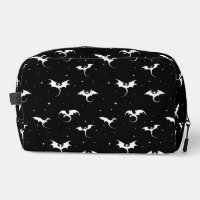 dragones voladores y estrellas sobre fondo negro