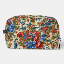 Flores azules y rojas exuberantes italianas con ho