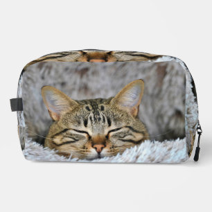 Neceser gato durmiendo