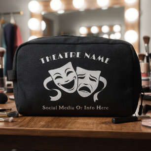 Neceser Logo de la clase de teatro y actuación en el escen