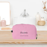 Monograma de nombre rosado