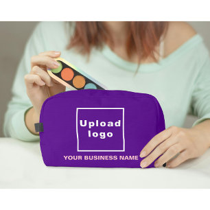Neceser Nombre comercial y logotipo en el kit de dopp mora