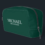 Neceser Nombre del Groomsman personalizado clásico<br><div class="desc">Regalos clásicos personalizados de Groomsman con el nombre y el título personalizados del groomsman en un estilo de letra serif clásico blanco sobre fondo verde esmeralda. También perfecto para el Mejor Hombre,  Padre de la Novia y más.</div>