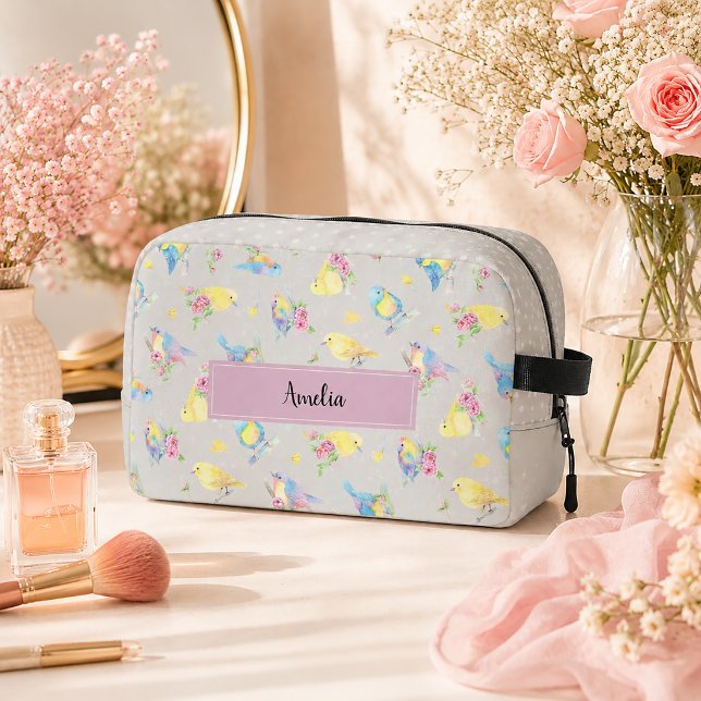Neceser Patrón de pájaros y flores acuarela dibujado a man (A delicate makeup bag in pastel colors)