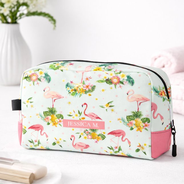 Neceser Personalized Tropical Flamingo Pink Beach Vibes (Turn your daily routine into a tropical escape with this vibrant and personalized flamingo dopp kit.)