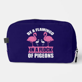 Neceser Ser Un Flamenco En Una Bandada De Palomas