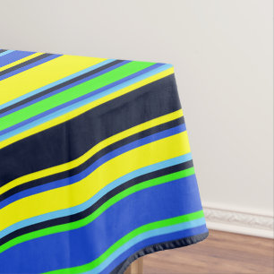 Negrita azul, lima y mantel amarillo