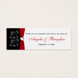 Negro, blanco, rojo floral, corazón de la etiqueta