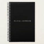 Negro clásico | Planificador semanal/mensual en es<br><div class="desc">Agregue su nombre personalizado a este planificador clásico de espiral negra semanal\mensual. Ideal para una gran variedad de proyectos para mantenerte organizado.</div>