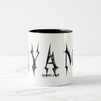 Negro de IYAM en la taza blanca/taza