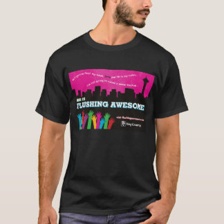 Negro impresionante para hombre de la camiseta que