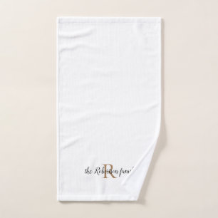 Negro minimalista y oro falso en blanco
