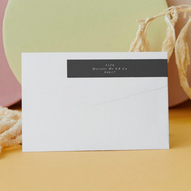 Negro sobre blanco simple llanura moderna elegante (Subido por el creador)