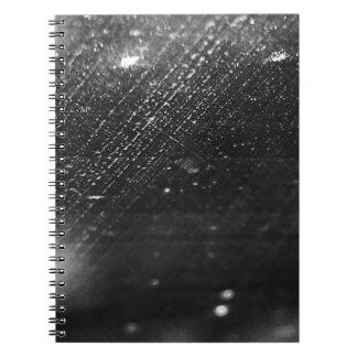 Negro y cuaderno de la lluvia