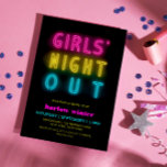 Neon Ilumina Chicas Noche Fuera Bachelorette Party<br><div class="desc">Invitación divertida a una fiesta de soltero con Chicas Noche Afuera escrito con luces de neón en magenta,  amarillo y turquesa sobre un fondo negro.</div>