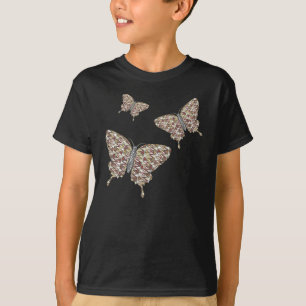 Niña de cola Swallowtail africana y camiseta oscur