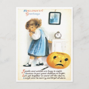 Niña Pequeña Temerosa y Calabaza Tarjeta Postal Vi