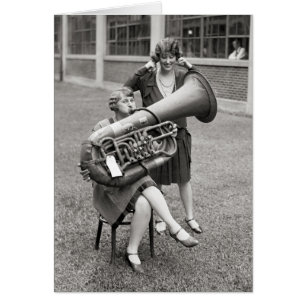Niña tocando la tuba, 1928