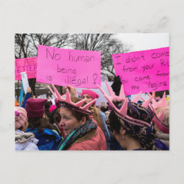 Ningún ser humano es una postal ilegal