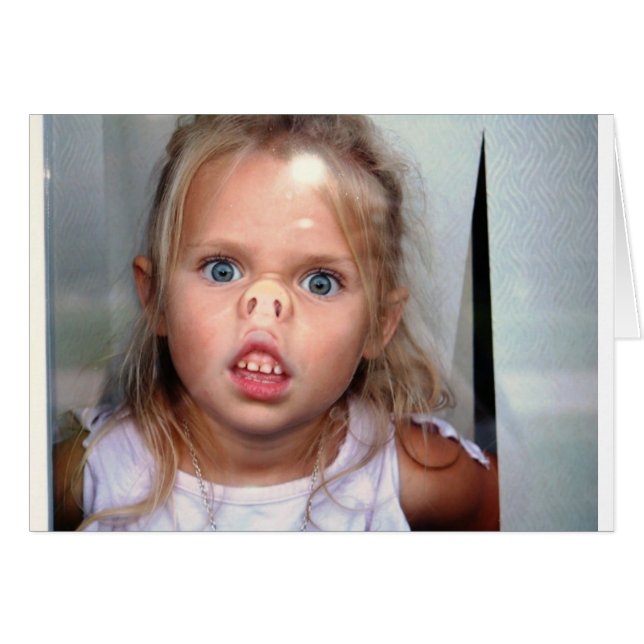 Niñita presionando su nariz contra una ventana (Anverso (Horizontal))