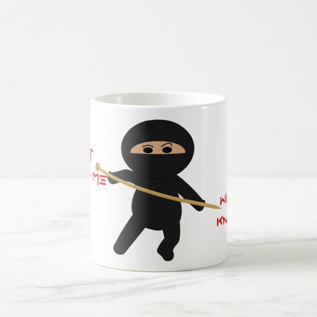 Ninja con la taza de la aguja que hace punto (Centro)