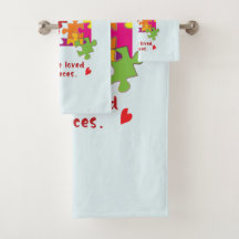 Niño de cumpleaños rompe el amor a las piezas