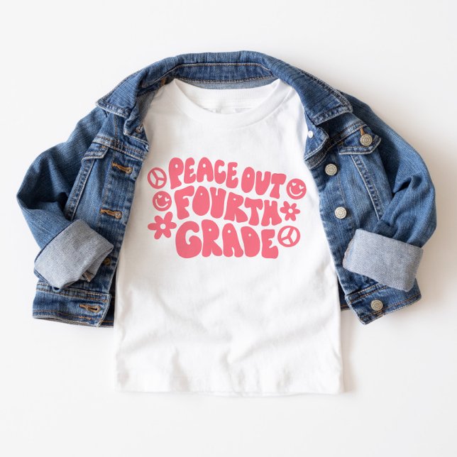 Niños desarollan camiseta de cuarto grado en rosa (Subido por el creador)