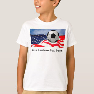 Niños fútbol con camiseta con bandera de Estados U