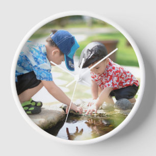 Niños jugando al reloj de pared fotográfica Person