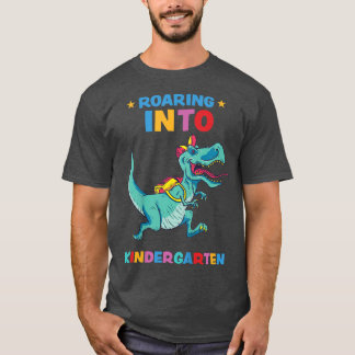 Niños rugiendo en la camiseta de la camiseta de la