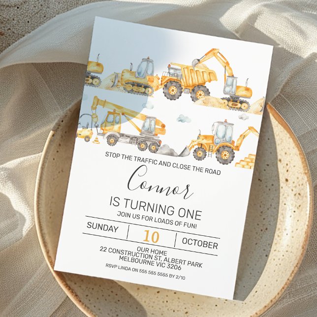 Niños Vehículos de construcción Invitación de cump (Under Construction Themed First Birthday Invitation For Boy Modern Excavators Dump Truck Crane Road)