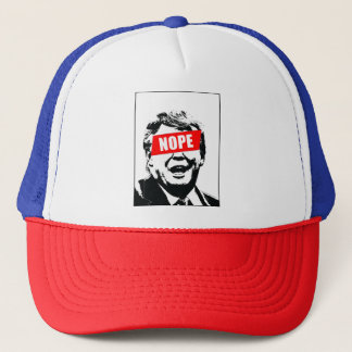 "No" al sombrero de camionero de Trump