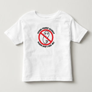 No alimente por favor la camiseta del niño de la